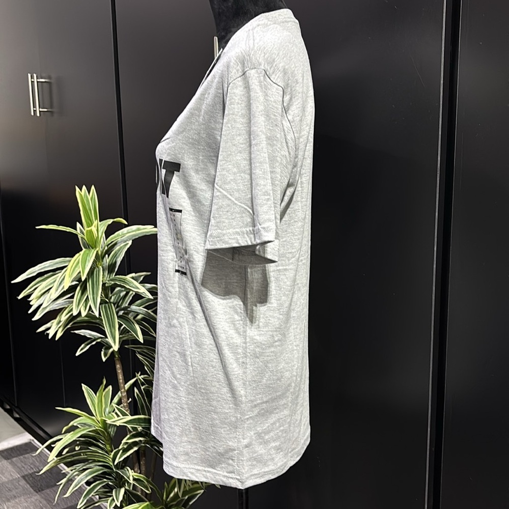 The Nike Tee Standard Fit, cotton crewneck, “Just Do It”JDI logo chest - Picture 4 of 11
